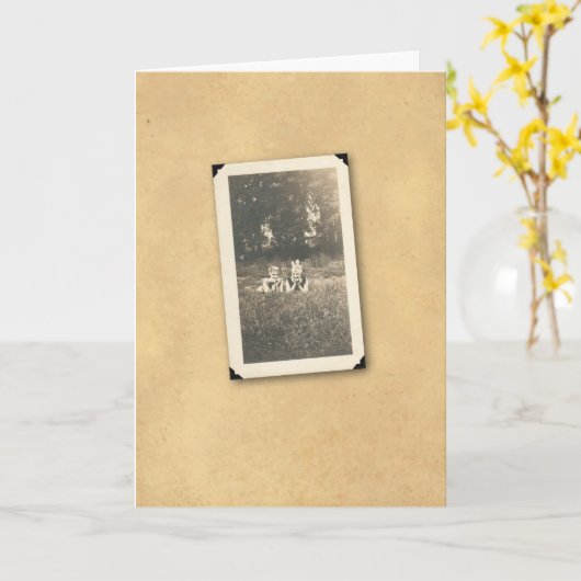 草2の女の子 カード (黄色い花)