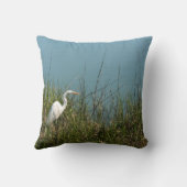 草w水に立っている白い白鷺 クッション (裏面)