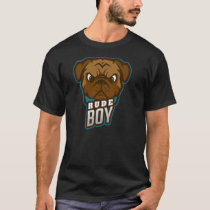 荒々しい顔をしたパグ犬の失礼な少年 Tシャツ