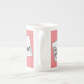 荒れ最高のた文字でピンク色の世界の猫 ボーンチャイナマグカップ (裏面)
