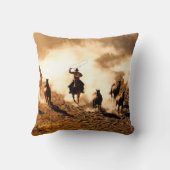 荒れ狂う馬を追うカウボーイ。ローピングと乗馬 クッション (裏面)