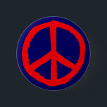 荒削り平和シンボル – 濃い青の赤 缶バッジ<br><div class="desc">チョーク効果オリジナルから作成され、最大の影響を与える大きなベクトル図形に変換された大きな粗い手描き平和シンボル。</div>