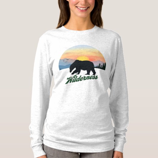 荒野の熊アラスカンの夕日 Tシャツ (正面)