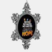 荒野の生存ルール – 常に希望を持つ スノーフレークピューターオーナメント (左)