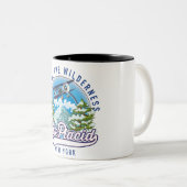 荒野を探索する、湖の穏やかな ツートーンマグカップ (正面右)