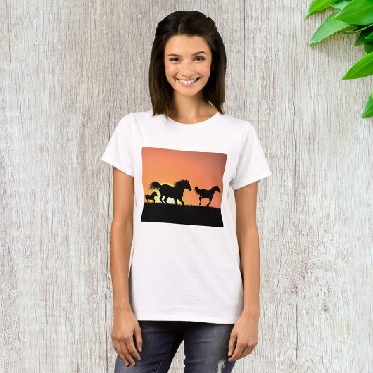荒馬の夕焼けシルエット Tシャツ