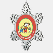 荷物との休暇の間準備ができているMaisy スノーフレークピューターオーナメント (右)