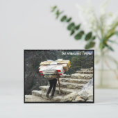 荷重付きポーター、ヒマラヤ登山道 – ネパールはがき ポストカード (スタンド正面)