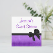 菓子16の誕生日の紫色の白く黒い弓 招待状 (スタンド正面)