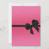 菓子16の誕生日の魅力的なピンクのグリッターの黒の弓 招待状 (正面)