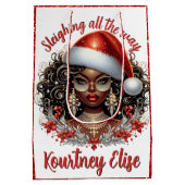 華やかなアフリカ系アメリカ人のクリスマスウーマン ミディアムペーパーバッグ (裏面)