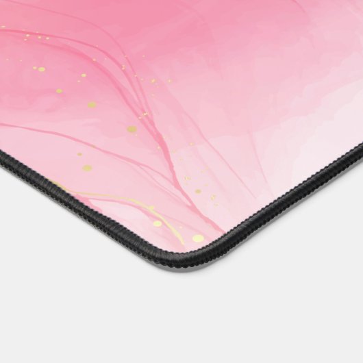 華やかなピンクと金ゴールドの渦巻きパーソナライズされた デスクマット (コーナー)