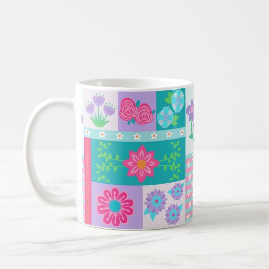 華やかな花のデザイン コーヒーマグカップ (左)