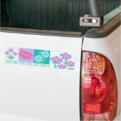 華やかな花のデザイン バンパーステッカー (トラック上)