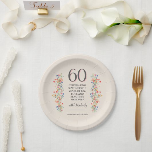華やかな花の60年パーティーフローラル60歳の誕生日 ペーパープレート (ウェディング)