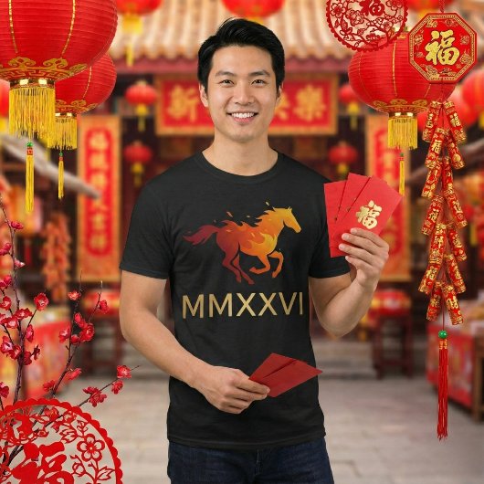 華やかな赤と金の火の馬 Tシャツ