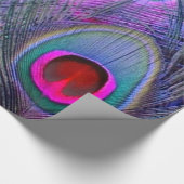 華美な明るい赤紫色紫色の孔雀はギフトに羽をつけます ラッピングペーパー (角)