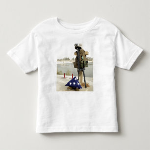 落ちたな兵士のギアの表示 トドラーTシャツ