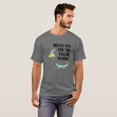 落ちるイグアナに気を付けおもしろいて落ちる Tシャツ (正面フル)