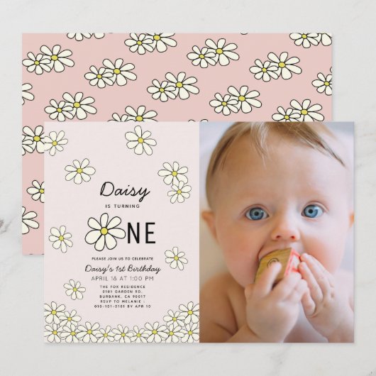 落ちるデイジー 花 ピンク フォト 1歳誕生日 招待状 (正面/裏面)