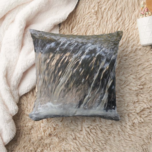 落ちる水無地のほぼ白い灰色/灰色の枕 クッション (ブランケット)