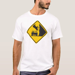 落ちる牛地帯のハイウェーの印 Tシャツ