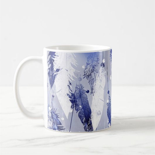 落ちる羽毛:水色の青いパターン。 コーヒーマグカップ (左)