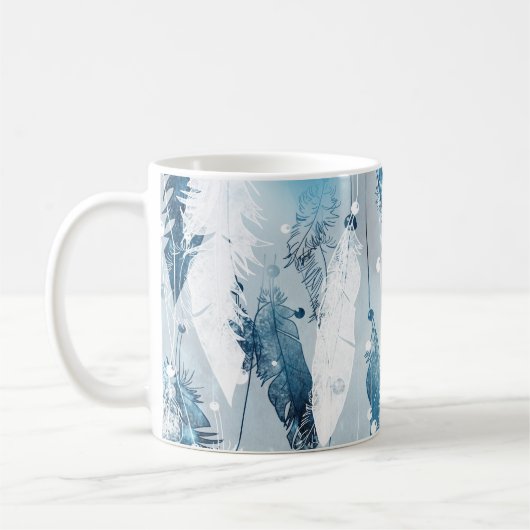 落ちる羽毛:青い水色シームレス コーヒーマグカップ (左)