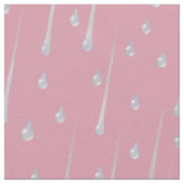 落ちる雨粒がキュートな雨の日 ほのかなピンク ファブリック (クローズアップ)