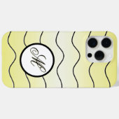 落ち着いたバターイエローに大文字のイニシャル Case-Mate iPhoneケース (裏面 (横))