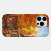 落ち着いた秋の森のログキャビンとぬくもりあふれる紅葉 iPhoneケース (裏面横)