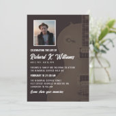 落ち着いた色調のギター写真で生涯を祝う 招待状 (スタンド正面)