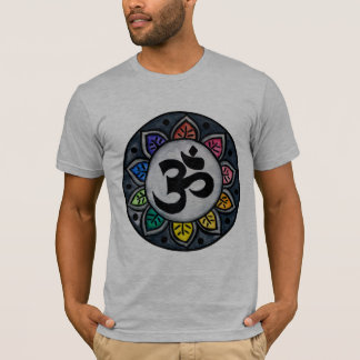 落ち着いた色 Tシャツ