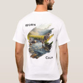 落ち着いた雰囲気の鹿 山の小川でくつろぐ Tシャツ (裏面)