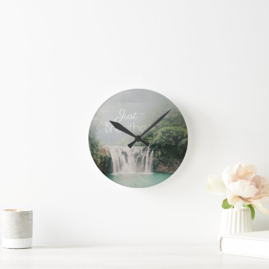 落ち着く引用文を吸う滝の写真BL ラウンド壁時計 (ホーム)