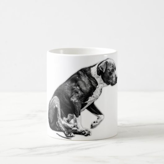 落ち着く – ほぼ着席した犬小屋 コーヒーマグカップ (中央)