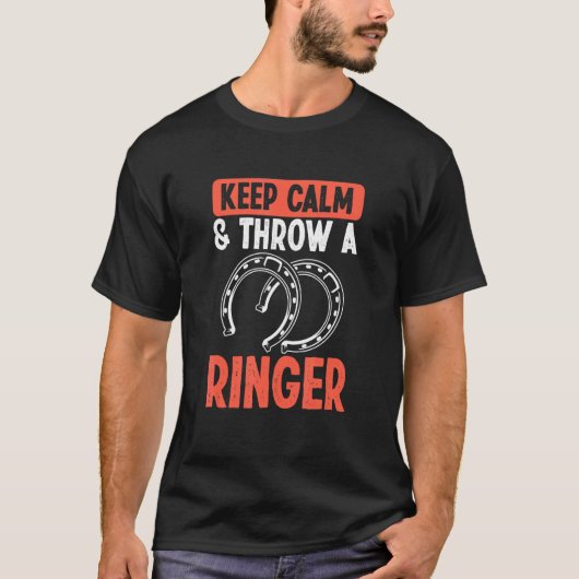 落ち着け リングを投げろ 馬蹄鉄 チームプレーヤー ヴィ Tシャツ (正面)