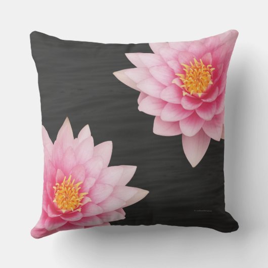 落ち着エレガントく浮きピンクの蓮の花 クッション (裏面)