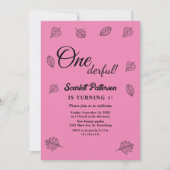 落ち葉がピンクに染まる、素朴な秋の1歳誕生日 招待状 (正面)