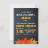 落ち葉とブラックボードの新築祝い招待状 招待状 (正面)