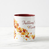 落下する葉コーヒーマグ マグカップ (中央)