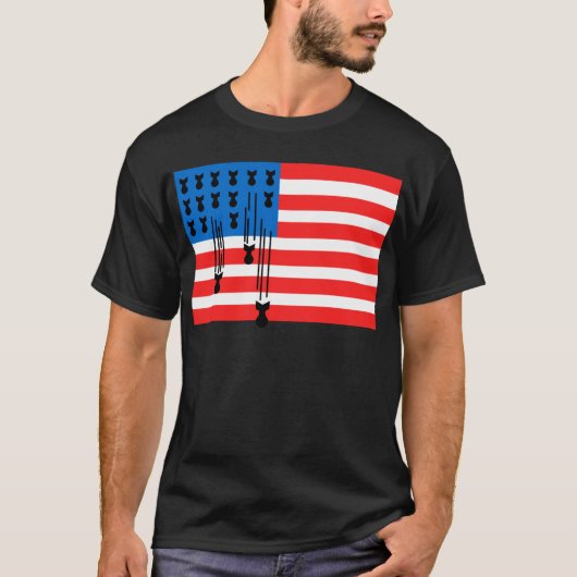 落下爆弾を持つ米国国旗 Tシャツ (正面)