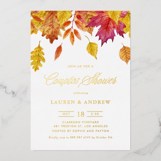 落下離れするガーランド秋のカップルのシャワー 箔招待状 (正面)