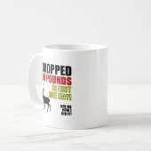 落下200ポンドのおもしろい狩りマグ コーヒーマグカップ (正面左)