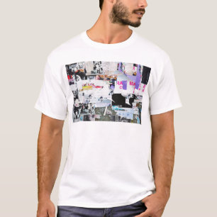 落書きの壁のBanksyのスタイルによって引き裂かれる紙 Tシャツ
