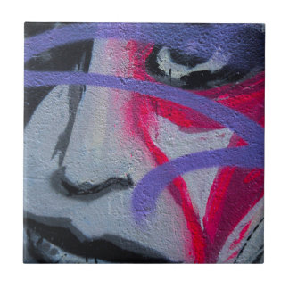 落書きの女性 タイル