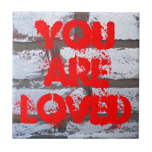 落書きの煉瓦 タイル (正面)