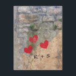 落書きハート ポストカード<br><div class="desc">このはがきは私の家の近くに古い壁の写真を掲載している。 誰かが3人色彩の鮮やかのハートを持つ。 誰だ？
なぜ彼ら絵を描は？面白い！このカーカスタマイズドは、イニシャルと、背面にあるアドレスとメッセージを変更することによって使用できます。</div>