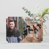 落書きレンガの壁のグラード発表フォトカード 招待状 (スタンド正面)