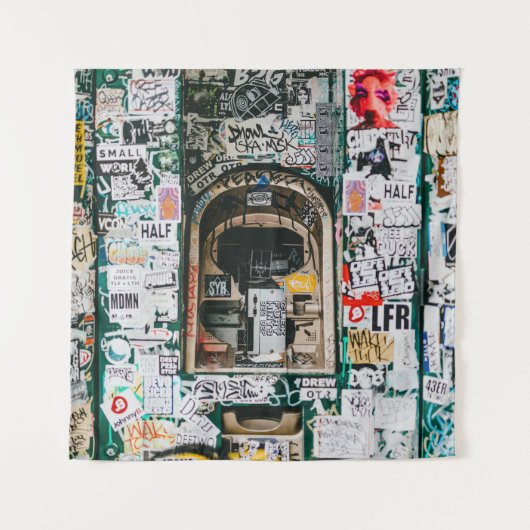 落書き付きATM機 タペストリー (正面)